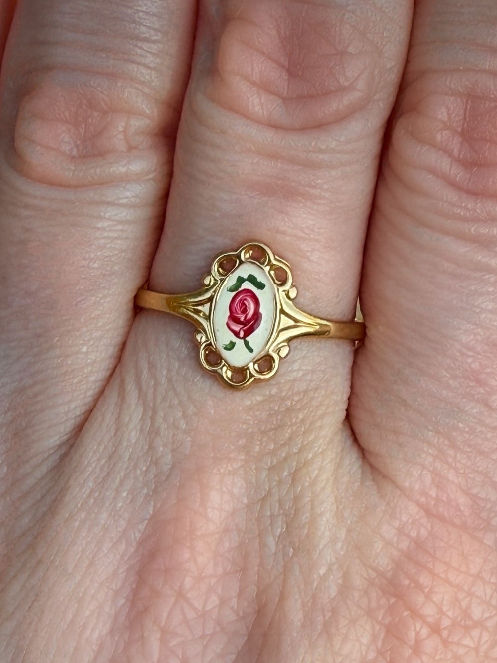 Vintage Deadstock Hand Painted Rose Ring • 18KT GE Gold Tone • Size 8